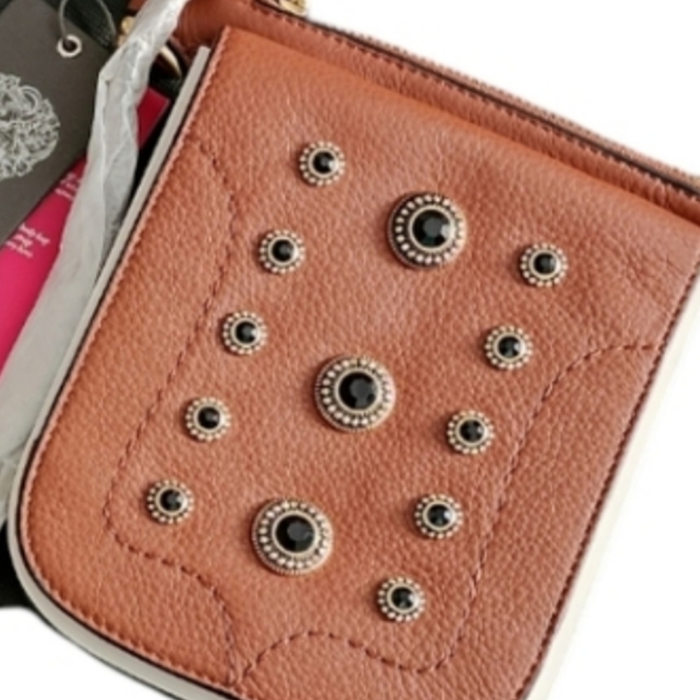 Vince Camuto Leather Women's Crossbody with dust bag NWT - Picture 7 of 7